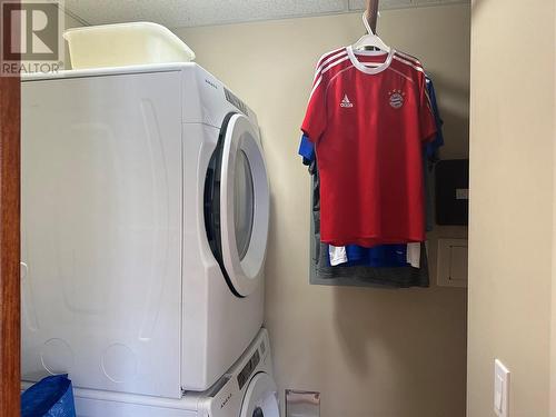 250 Marina Way Unit# 605, Penticton, BC - Indoor Photo Showing Laundry Room