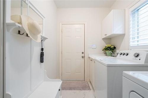 110 Avanti Crescent, Waterdown, ON - Indoor Photo Showing Laundry Room