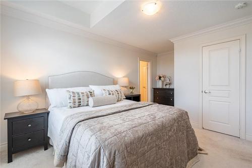 110 Avanti Crescent, Waterdown, ON - Indoor Photo Showing Bedroom