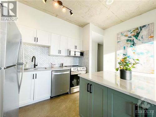 383 Cumberland Street Unit#708, Ottawa, ON - Indoor Photo Showing Kitchen With Stainless Steel Kitchen With Upgraded Kitchen