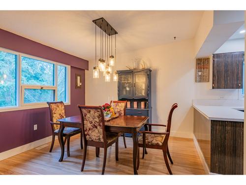 2184 Crestview Crescent, Castlegar, BC - Indoor Photo Showing Dining Room