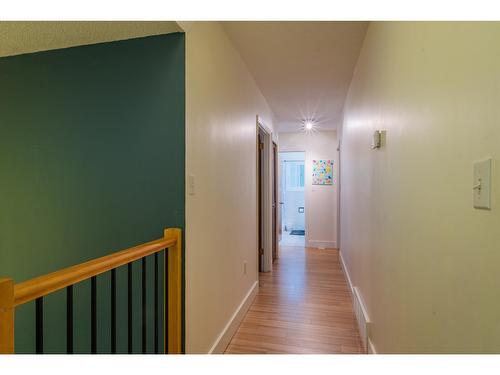 2184 Crestview Crescent, Castlegar, BC - Indoor Photo Showing Other Room