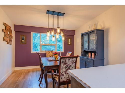 2184 Crestview Crescent, Castlegar, BC - Indoor Photo Showing Dining Room