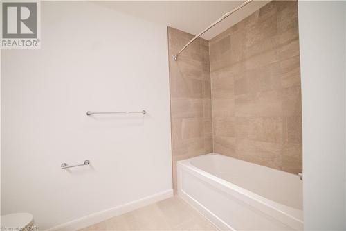 741 King Street W Unit# 1805, Kitchener, ON - Indoor Photo Showing Bathroom