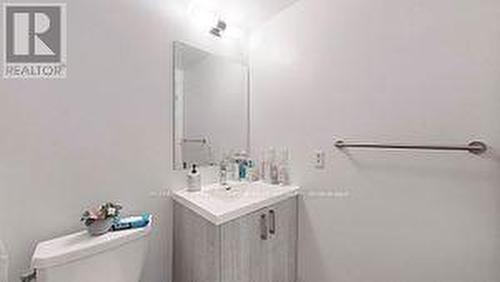 #1702 -77 Mutual St, Toronto, ON - Indoor Photo Showing Bathroom