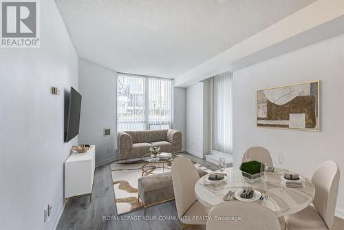 #211 -5793 Yonge St, Toronto, ON - Indoor Photo Showing Dining Room