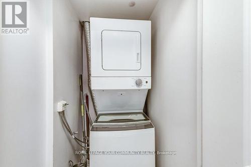 #211 -5793 Yonge St, Toronto, ON - Indoor Photo Showing Laundry Room