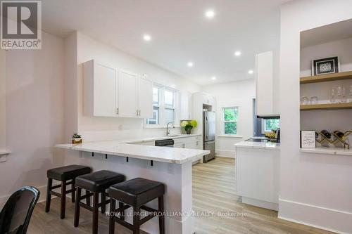 323 Foster Avenue, Belleville, ON - Indoor Photo Showing Kitchen