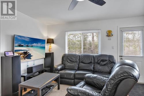 1050 Privet Drive, Minden Hills, ON - Indoor Photo Showing Living Room