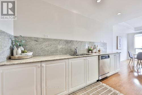 #2306 -1900 The Collegeway, Mississauga, ON - Indoor Photo Showing Kitchen With Upgraded Kitchen