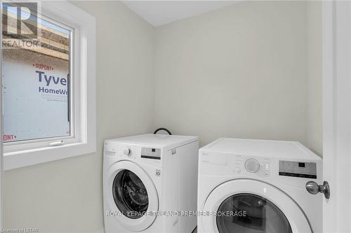 2657 Bobolink Lane, London, ON - Indoor Photo Showing Laundry Room