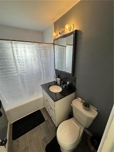 171 Madison Crescent, Brandon, MB - Indoor Photo Showing Bathroom
