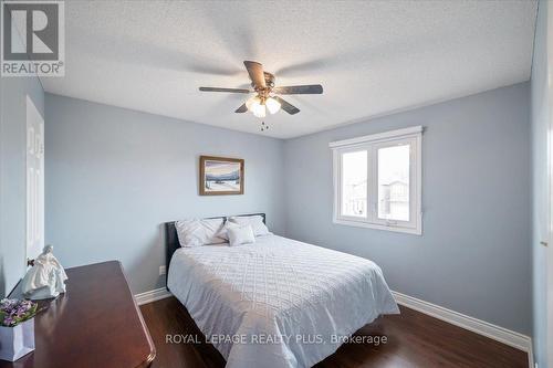 3252 Pilcom Cres, Mississauga, ON - Indoor Photo Showing Bedroom