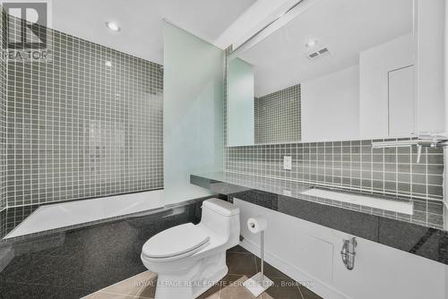 #106 -1 Shaw St, Toronto, ON - Indoor Photo Showing Bathroom