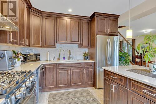 105 Clementi St, Smith-Ennismore-Lakefield, ON - Indoor Photo Showing Kitchen