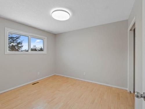650 Sicamore Drive, Kamloops, BC - Indoor Photo Showing Other Room