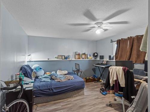 650 Sicamore Drive, Kamloops, BC - Indoor Photo Showing Bedroom