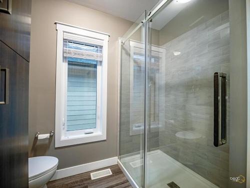 3209 Shuswap Rd, Kamloops, BC - Indoor Photo Showing Bathroom