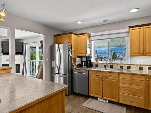 3480 Navatanee Drive, Kamloops, BC - Indoor Photo Showing Kitchen With Double Sink