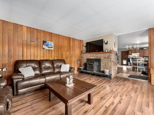 1920 Pinegrove Road, Barriere, BC - Indoor Photo Showing Living Room With Fireplace