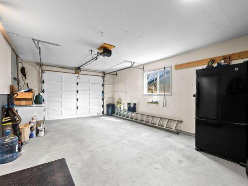 828 Eagleson Cres, Lillooet, BC - Indoor Photo Showing Garage