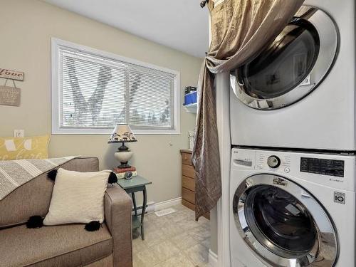1214 Thompson Drive, Clearwater, BC - Indoor Photo Showing Laundry Room