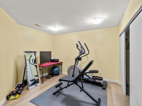 42-1775 Mckinley Crt, Kamloops, BC - Indoor Photo Showing Gym Room