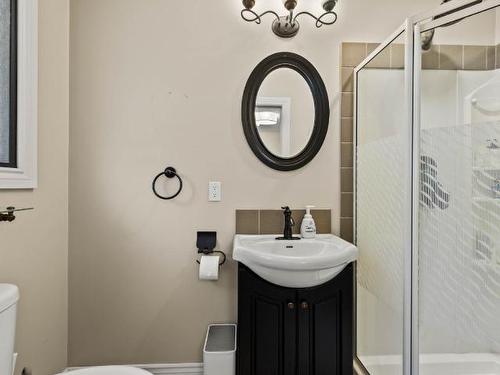 2485 Skeena Drive, Kamloops, BC - Indoor Photo Showing Bathroom