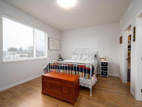 111-2925 Westsyde Rd, Kamloops, BC - Indoor Photo Showing Bedroom