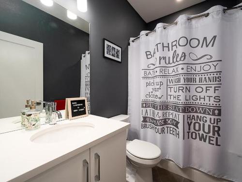 111-2925 Westsyde Rd, Kamloops, BC - Indoor Photo Showing Bathroom