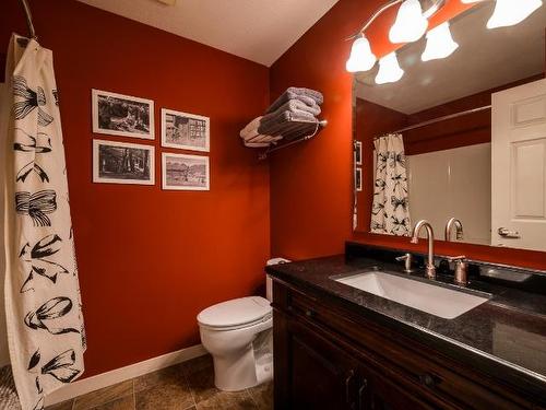 2346 Qu'Appelle Blvd, Kamloops, BC - Indoor Photo Showing Bathroom