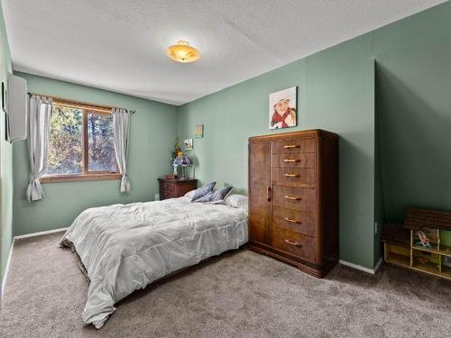 435 Dodding Ave, Merritt, BC - Indoor Photo Showing Bedroom