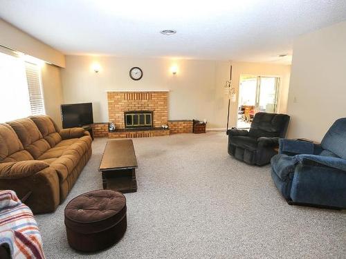461 Barkley Road, Barriere, BC - Indoor Photo Showing Living Room With Fireplace