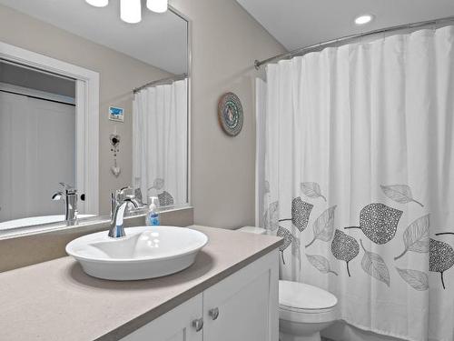 27-2171 Van Horne Drive, Kamloops, BC - Indoor Photo Showing Bathroom