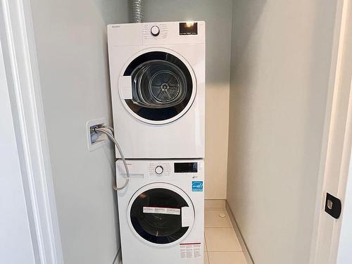 2404-5 Defries St, Toronto, ON - Indoor Photo Showing Laundry Room