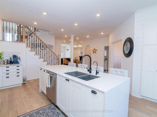 34 Esther Dr, Barrie, ON - Indoor Photo Showing Kitchen With Double Sink