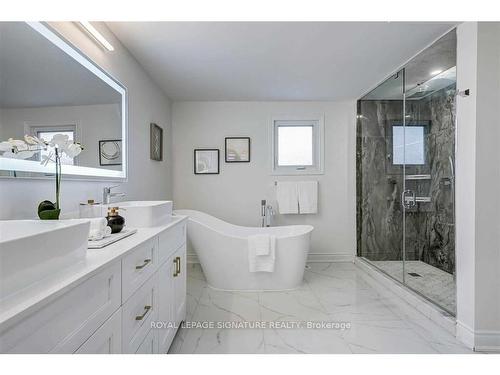 4510 Haydock Park Dr, Mississauga, ON - Indoor Photo Showing Bathroom