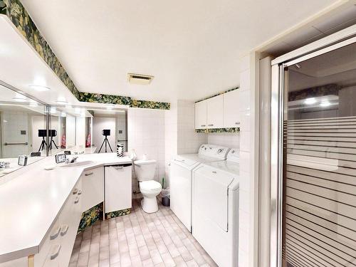 Bathroom - 622 Av. Crépeau, Mascouche, QC - Indoor Photo Showing Laundry Room