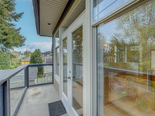 3-220 Moss St, Victoria, BC - Outdoor With Exterior
