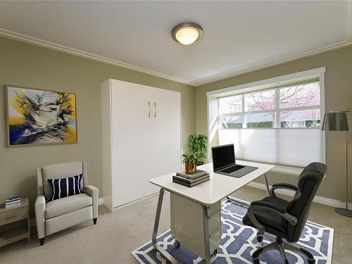 111-44 Anderton Ave, Courtenay, BC - Indoor Photo Showing Office