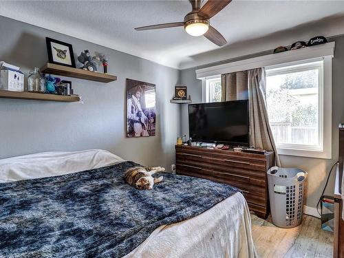 2878 Hillside St, Chemainus, BC - Indoor Photo Showing Bedroom
