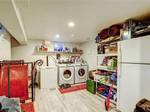 2878 Hillside St, Chemainus, BC - Indoor Photo Showing Laundry Room