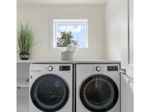 2568 Wentwich Rd, Langford, BC - Indoor Photo Showing Laundry Room