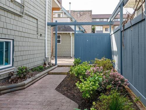 1131 Collinson St, Victoria, BC - Outdoor With Exterior