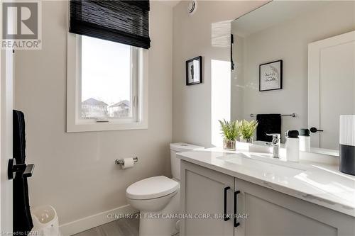 2583 Buroak Drive, London, ON - Indoor Photo Showing Bathroom