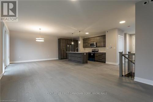 16 - 297 Whiting Street, Ingersoll, ON - Indoor Photo Showing Kitchen