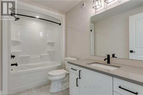 5 - 297 Whiting Street, Ingersoll, ON - Indoor Photo Showing Bathroom