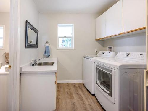 106E N. Thompson Highway E, Clearwater, BC - Indoor Photo Showing Laundry Room