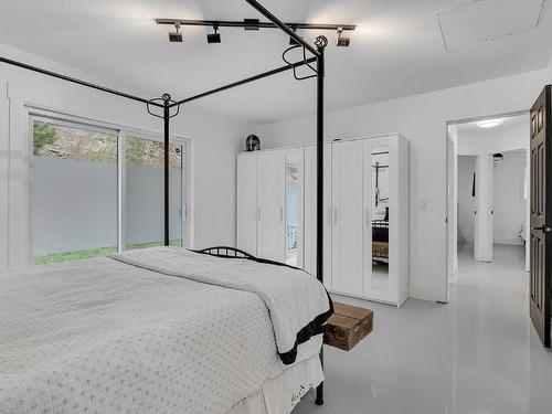 2688 Copper Ridge Drive, West Kelowna, BC - Indoor Photo Showing Bedroom