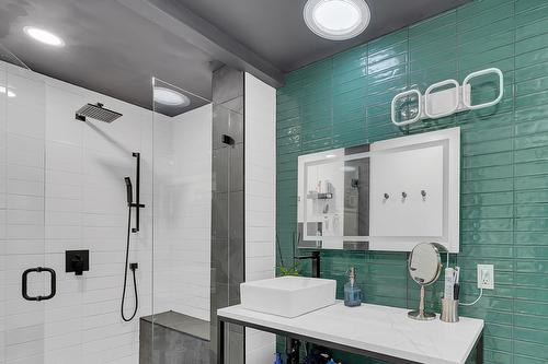 2688 Copper Ridge Drive, West Kelowna, BC - Indoor Photo Showing Bathroom